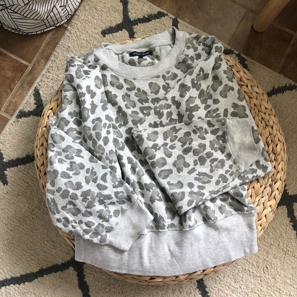 Cropped crewneck sweatshirt